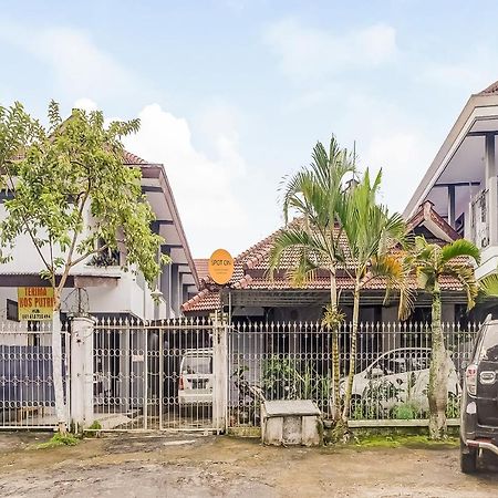 Spot On 90797 Sukun Syariah Homestay Malang Exteriör bild