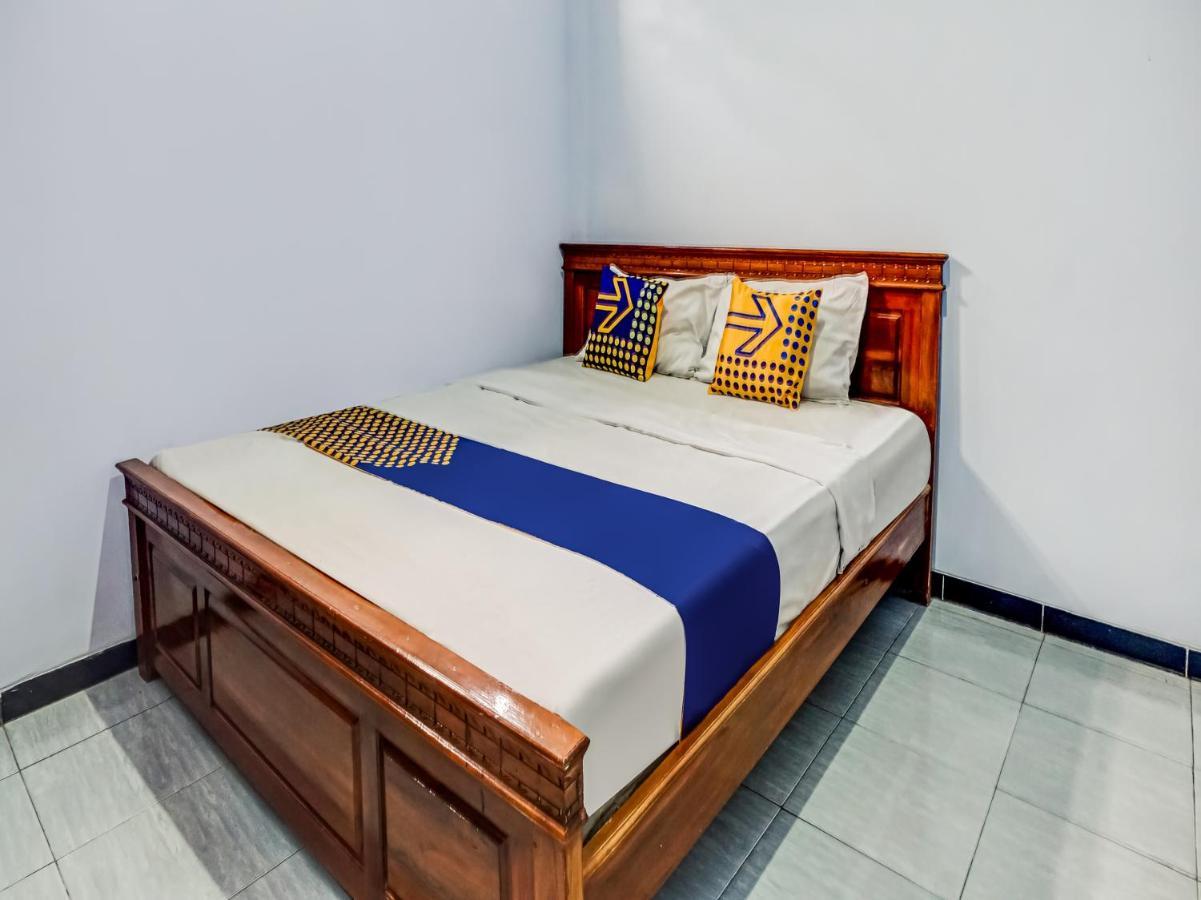 Spot On 90797 Sukun Syariah Homestay Malang Exteriör bild