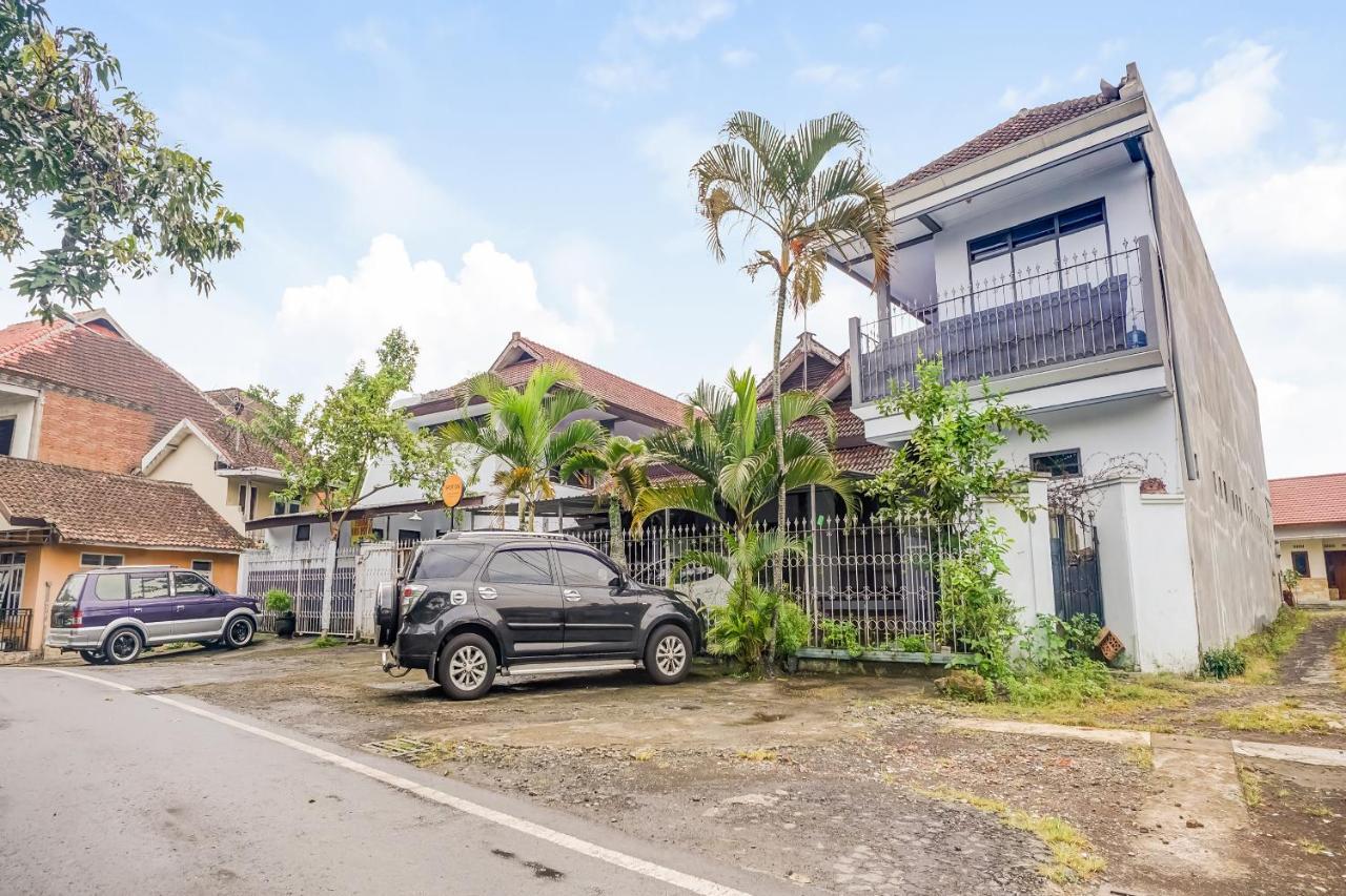 Spot On 90797 Sukun Syariah Homestay Malang Exteriör bild
