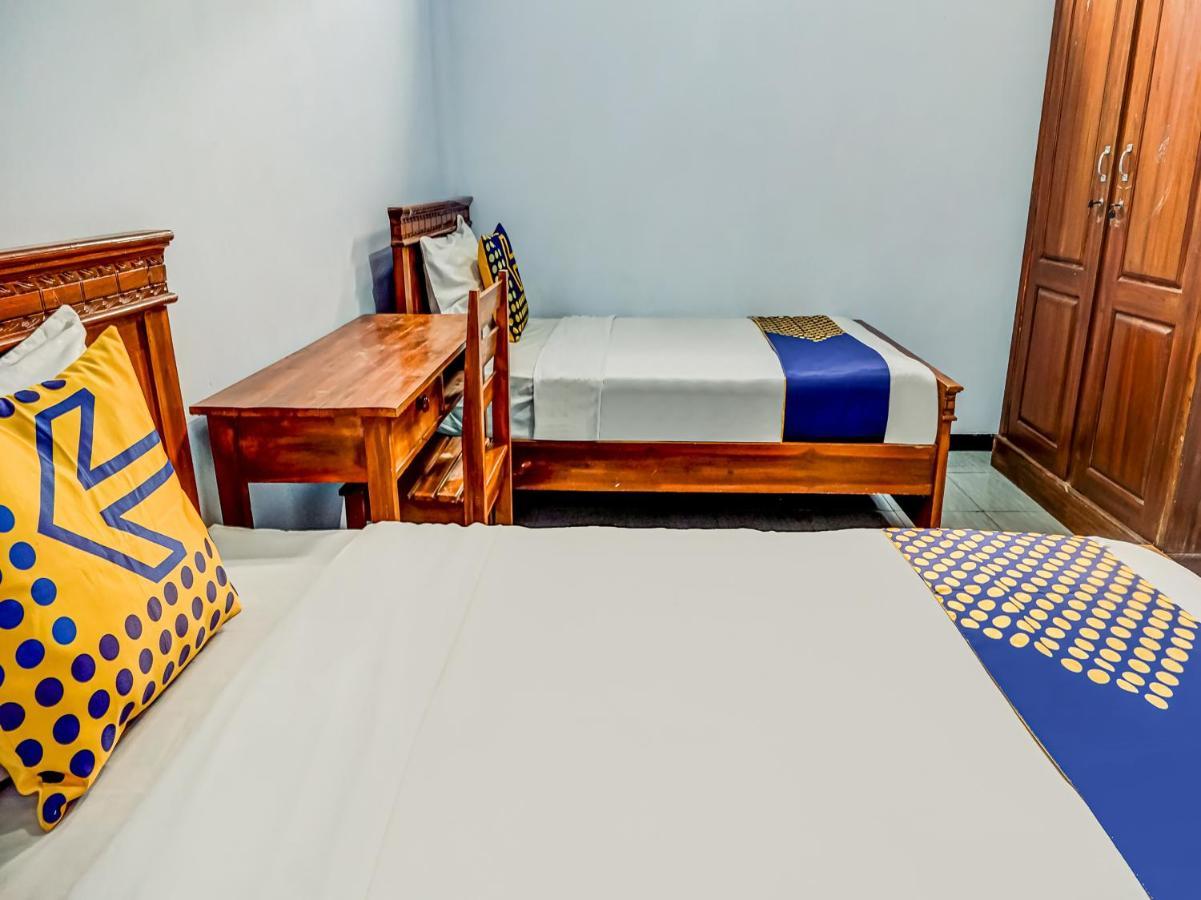 Spot On 90797 Sukun Syariah Homestay Malang Exteriör bild