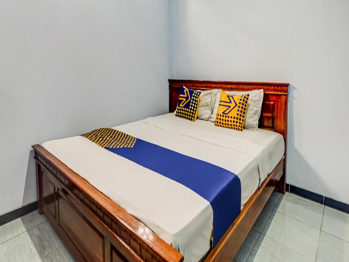 Spot On 90797 Sukun Syariah Homestay Malang Exteriör bild
