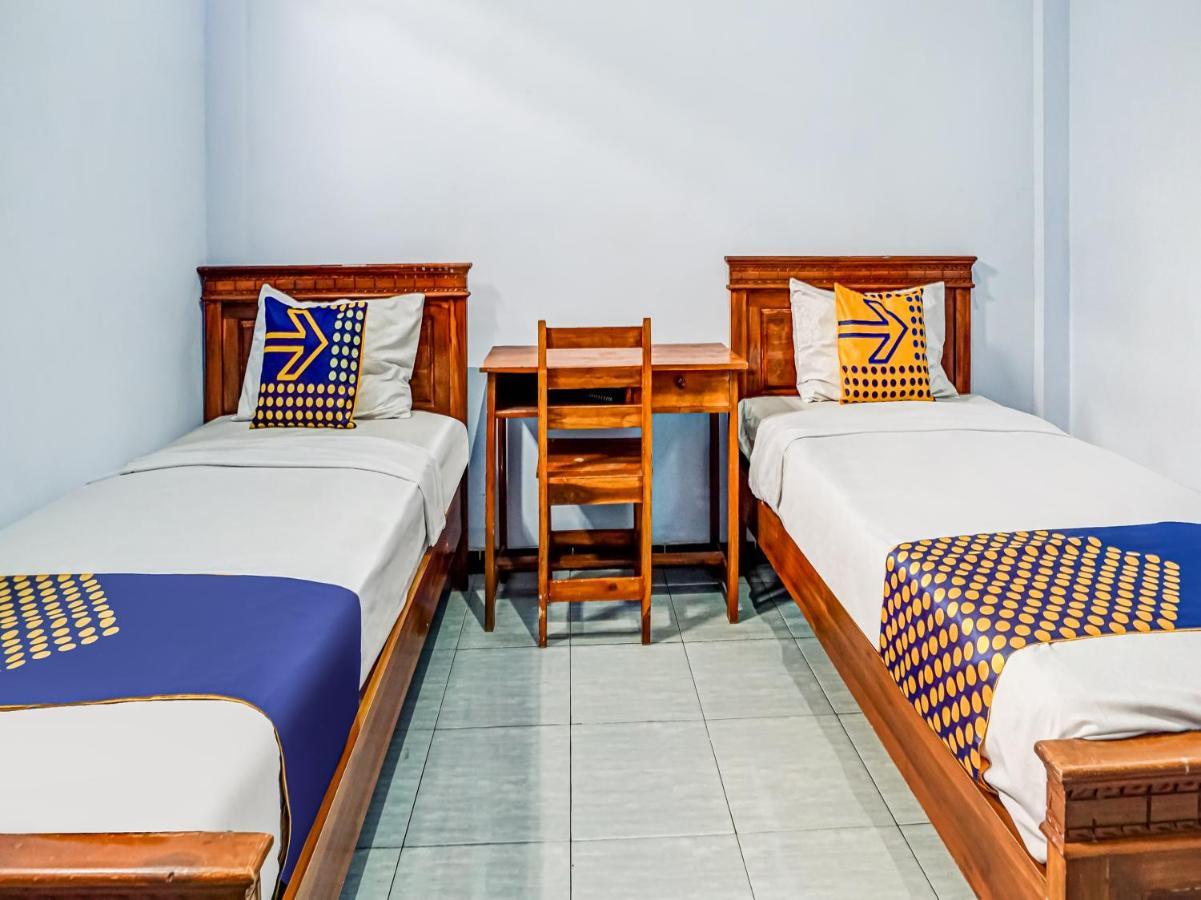 Spot On 90797 Sukun Syariah Homestay Malang Exteriör bild