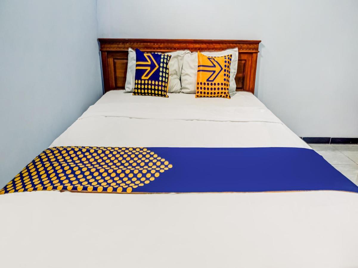 Spot On 90797 Sukun Syariah Homestay Malang Exteriör bild